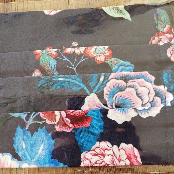 Johnny Was Floral Cotton Face Mask - Picture 4 of 8